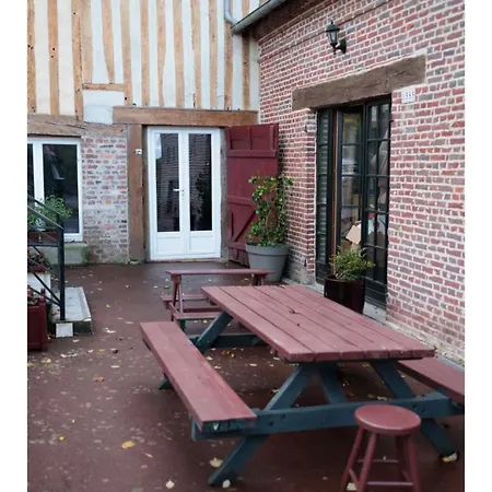 Deux Et Salle Des Fetes Dans Haras Ouilly-le-Vicomte